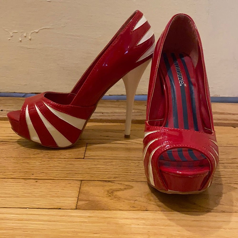 Red and white Shoe Dazzle size 8.5 high heels, 5” heel